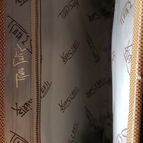 Clutch - Picture 4 of 4